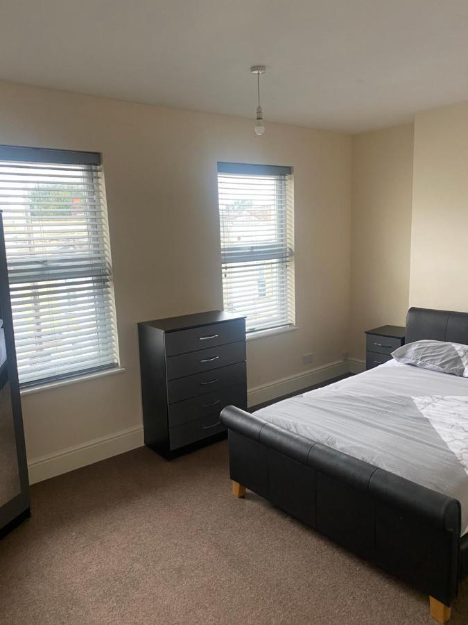 Spacious 4 Bedroom House Near Stokes Croft!! Central!!! Бристоль Экстерьер фото